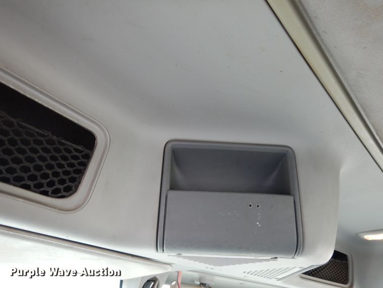 image for item DJ6682 2007 Freightliner Columbia  semi truck