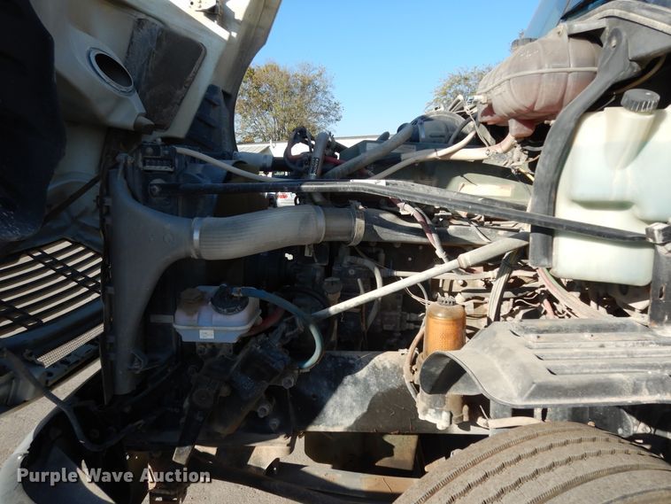 image for item DJ6682 2007 Freightliner Columbia  semi truck