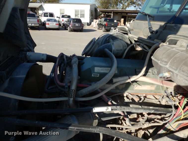 image for item DJ6682 2007 Freightliner Columbia  semi truck