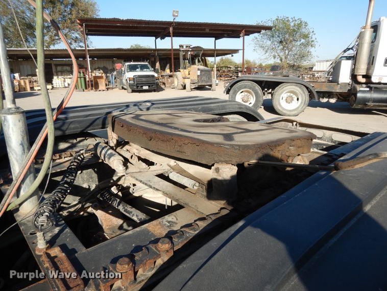 image for item DJ6682 2007 Freightliner Columbia  semi truck