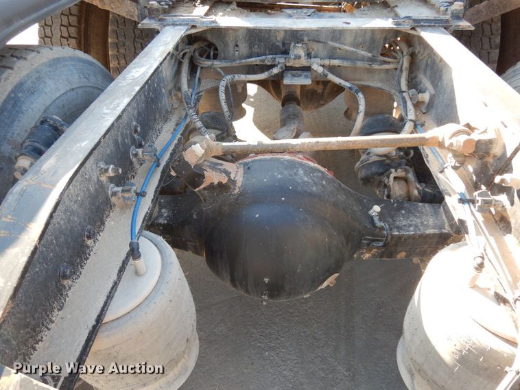 image for item DJ6682 2007 Freightliner Columbia  semi truck