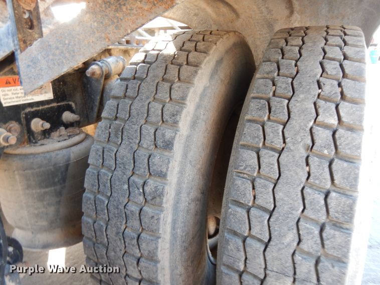 image for item DJ6682 2007 Freightliner Columbia  semi truck