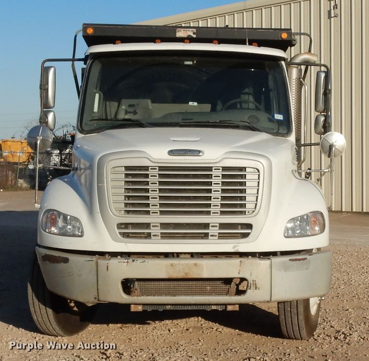 image for item DJ6683 2006 Freightliner Business Class M2  dump truck