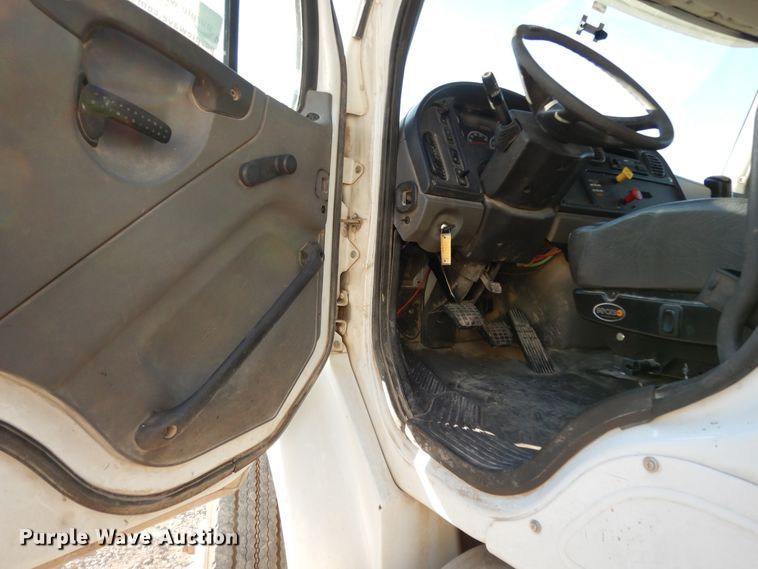 image for item DJ6683 2006 Freightliner Business Class M2  dump truck