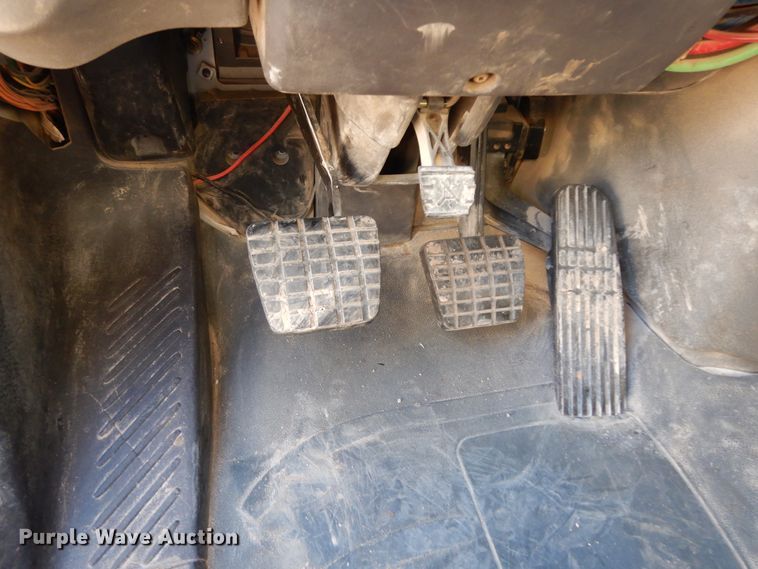 image for item DJ6683 2006 Freightliner Business Class M2  dump truck