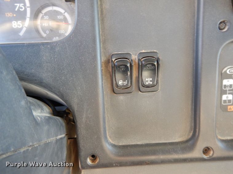 image for item DJ6683 2006 Freightliner Business Class M2  dump truck