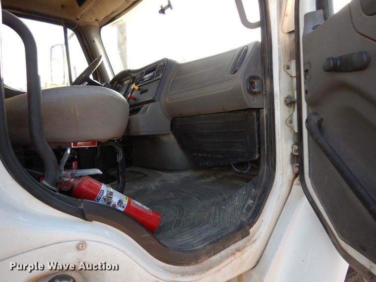 image for item DJ6683 2006 Freightliner Business Class M2  dump truck