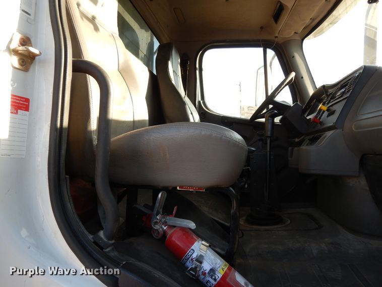 image for item DJ6683 2006 Freightliner Business Class M2  dump truck