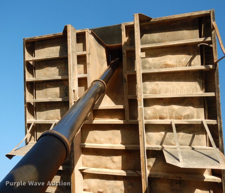 image for item DJ6683 2006 Freightliner Business Class M2  dump truck