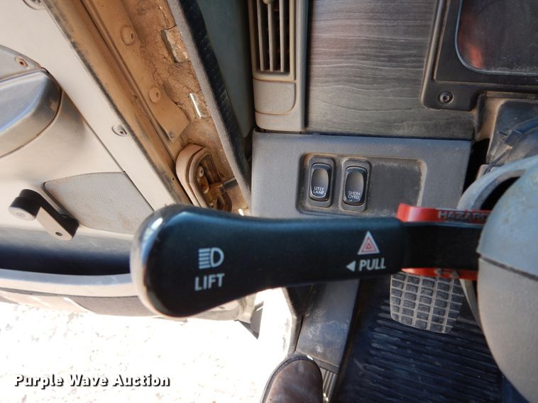 image for item DJ6684 2006 Freightliner Columbia  semi truck