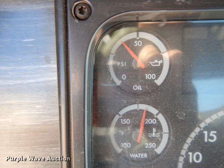 image for item DJ6684 2006 Freightliner Columbia  semi truck