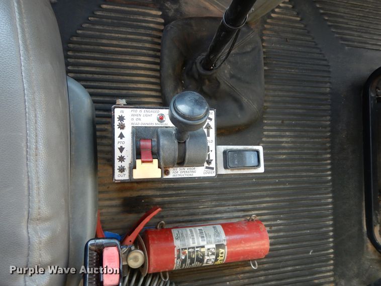 image for item DJ6684 2006 Freightliner Columbia  semi truck