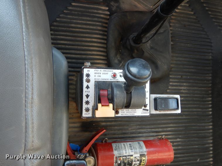 image for item DJ6684 2006 Freightliner Columbia  semi truck