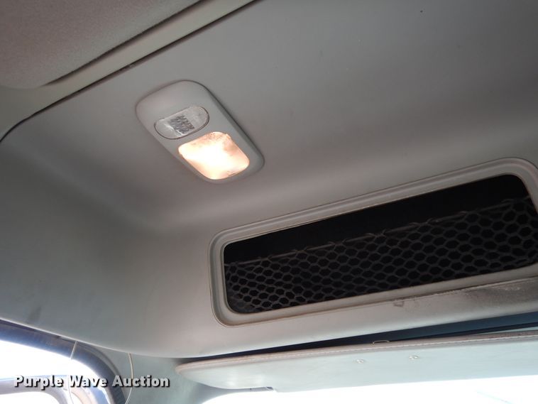 image for item DJ6684 2006 Freightliner Columbia  semi truck