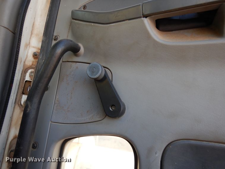 image for item DJ6684 2006 Freightliner Columbia  semi truck