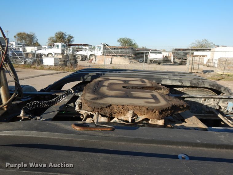 image for item DJ6684 2006 Freightliner Columbia  semi truck