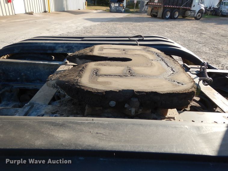 image for item DJ6684 2006 Freightliner Columbia  semi truck