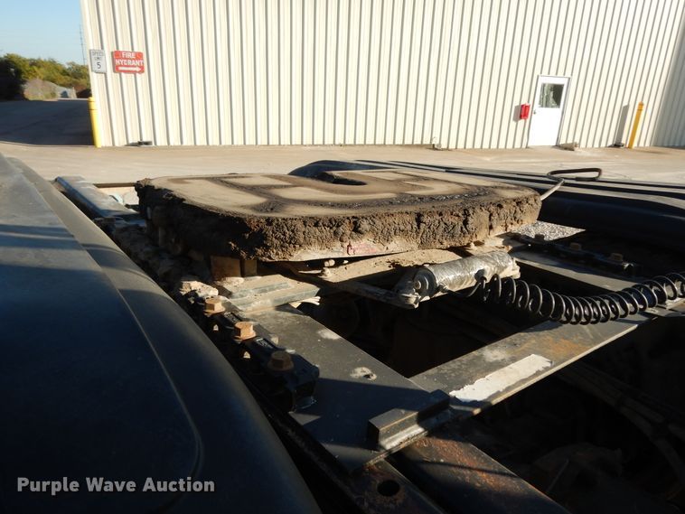 image for item DJ6684 2006 Freightliner Columbia  semi truck