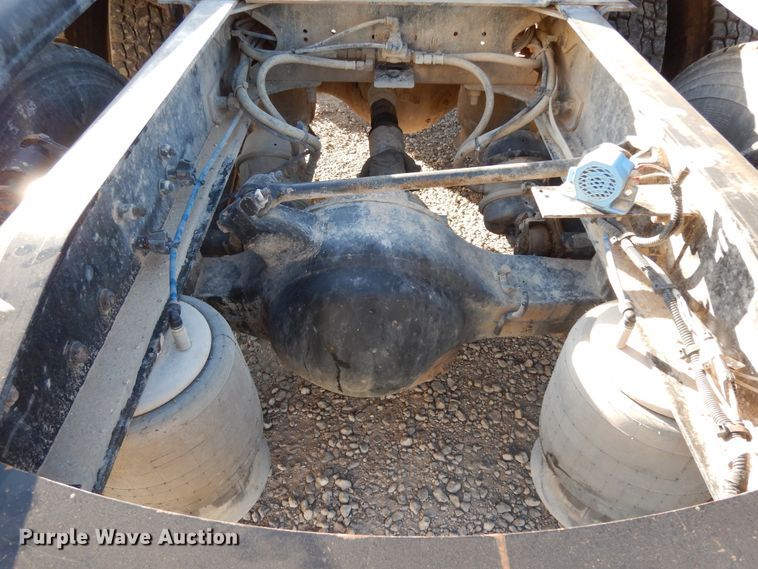 image for item DJ6684 2006 Freightliner Columbia  semi truck