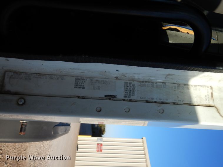 image for item DJ6684 2006 Freightliner Columbia  semi truck