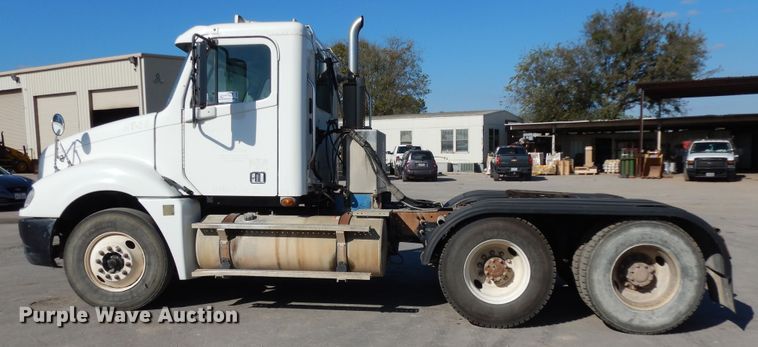 image for item DJ6685 2007 Freightliner Columbia  semi truck