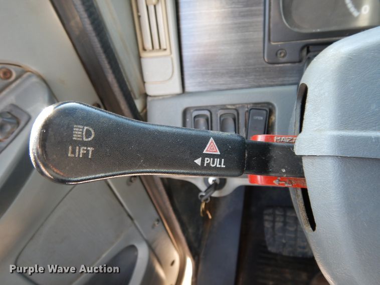 image for item DJ6685 2007 Freightliner Columbia  semi truck