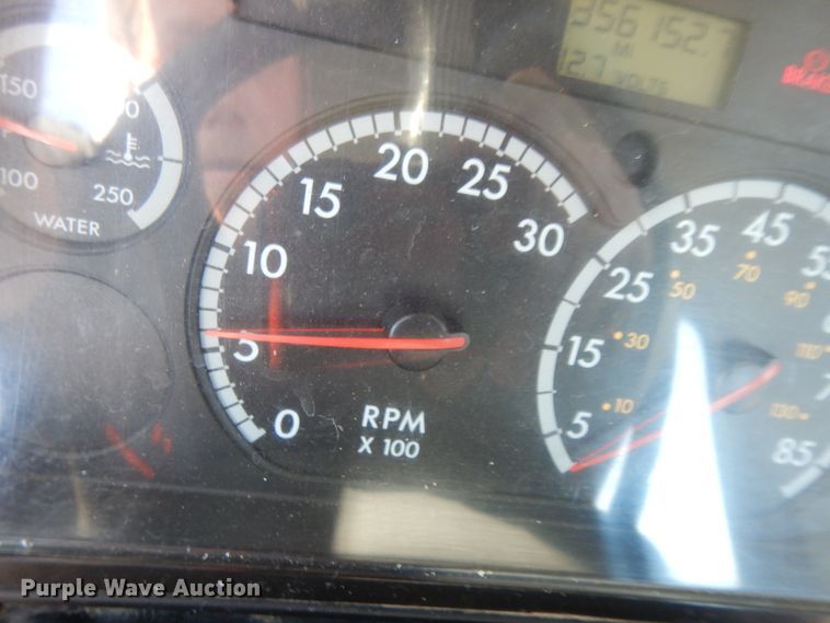 image for item DJ6685 2007 Freightliner Columbia  semi truck