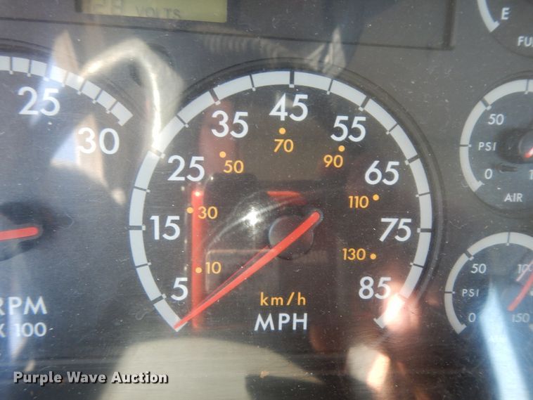 image for item DJ6685 2007 Freightliner Columbia  semi truck