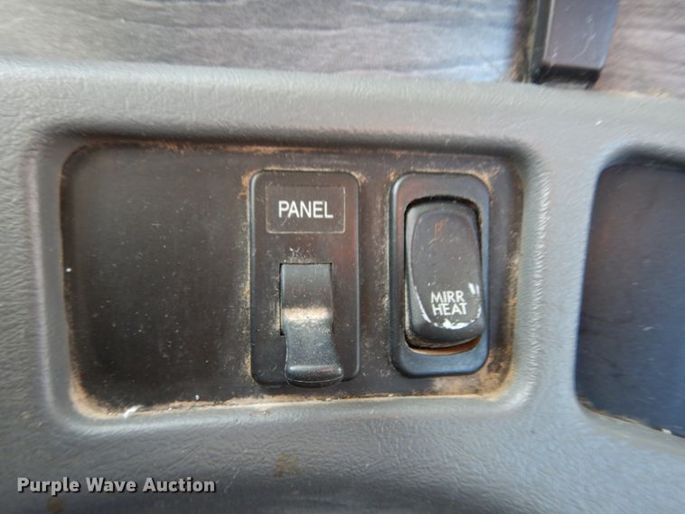 image for item DJ6685 2007 Freightliner Columbia  semi truck