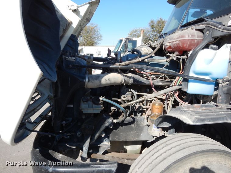 image for item DJ6685 2007 Freightliner Columbia  semi truck