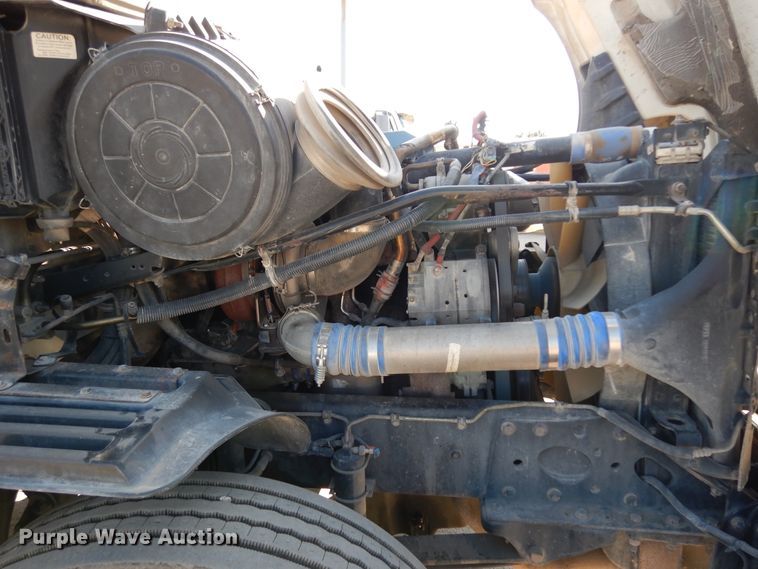 image for item DJ6685 2007 Freightliner Columbia  semi truck