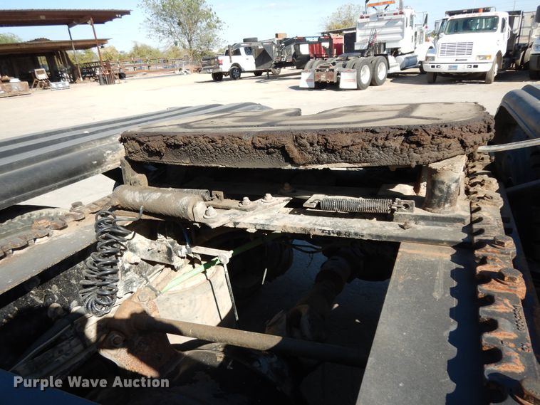 image for item DJ6685 2007 Freightliner Columbia  semi truck