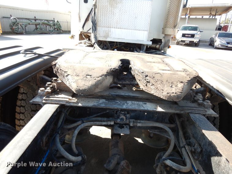 image for item DJ6685 2007 Freightliner Columbia  semi truck