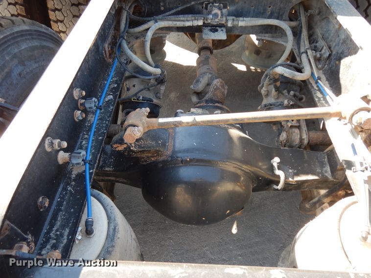 image for item DJ6685 2007 Freightliner Columbia  semi truck