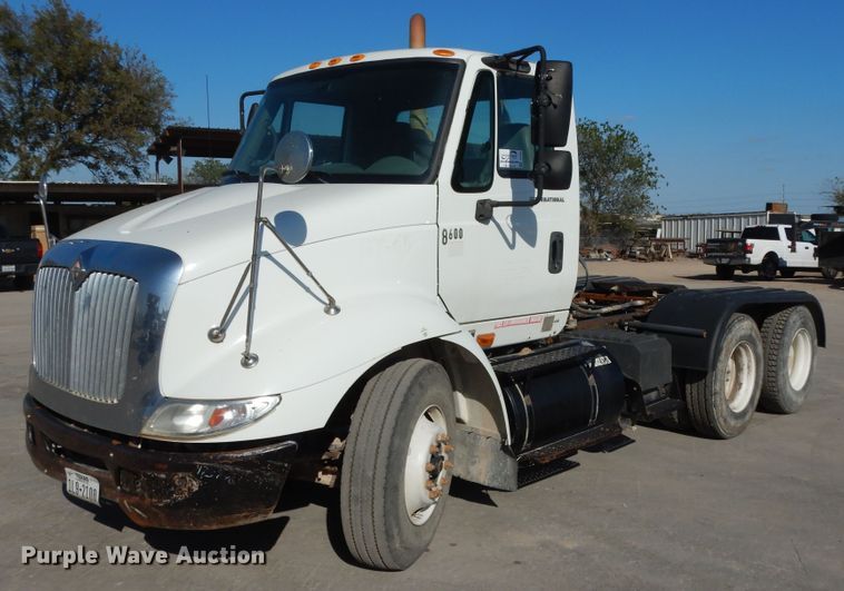 image for item DJ6686 2007 International 8600  semi truck