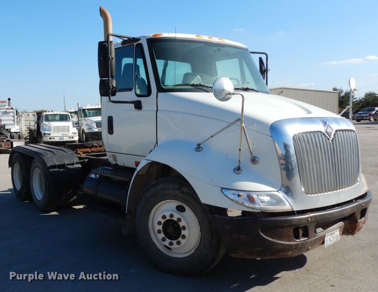 image for item DJ6686 2007 International 8600  semi truck