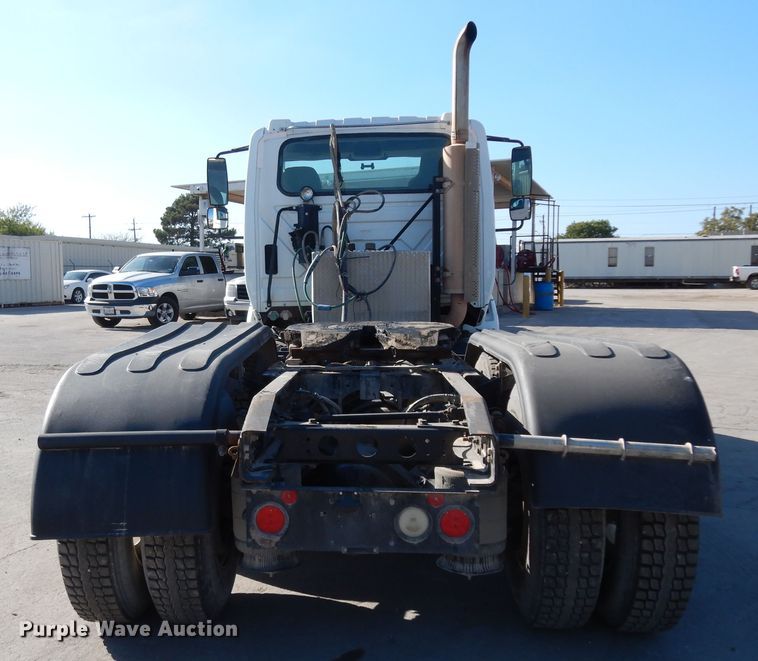 image for item DJ6686 2007 International 8600  semi truck