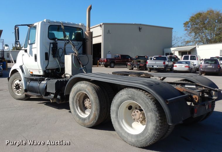 image for item DJ6686 2007 International 8600  semi truck