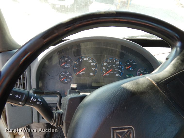 image for item DJ6686 2007 International 8600  semi truck