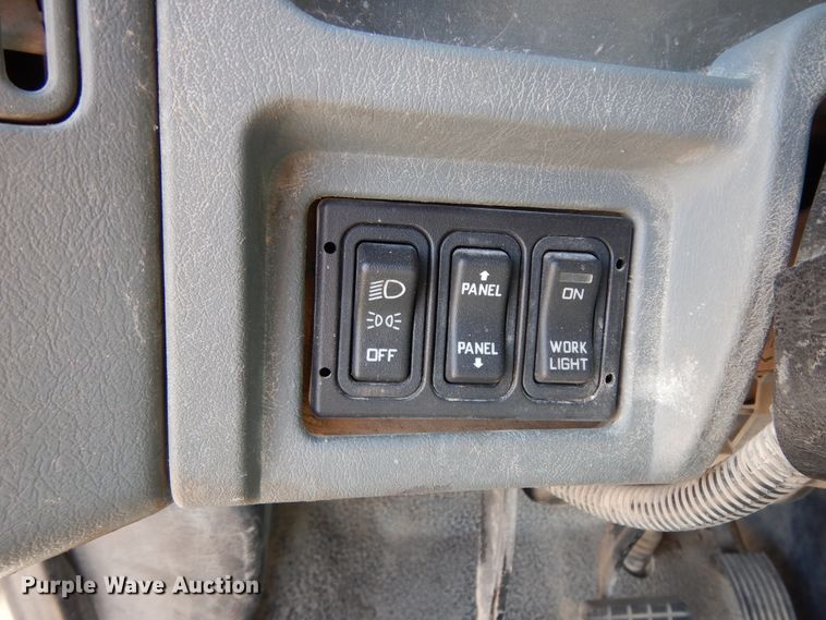 image for item DJ6686 2007 International 8600  semi truck