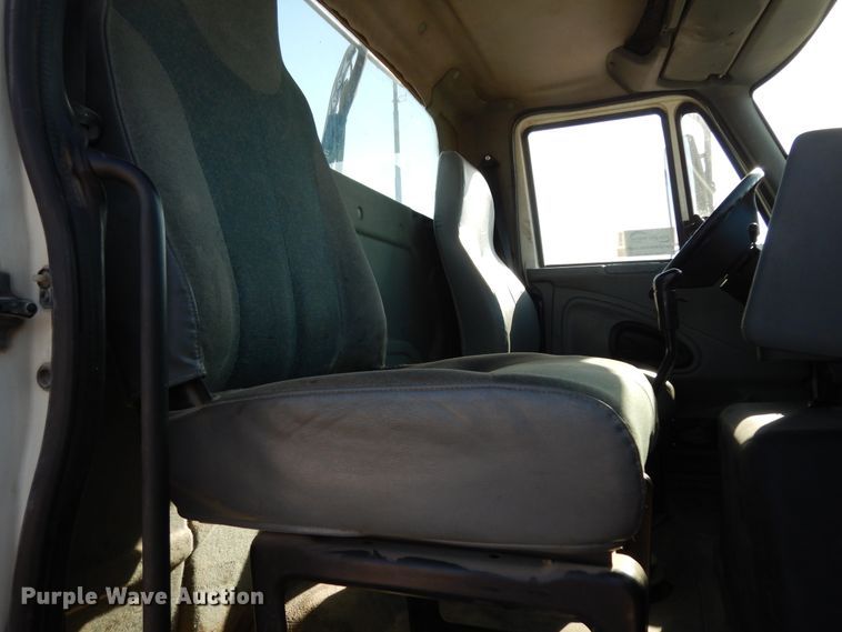 image for item DJ6686 2007 International 8600  semi truck