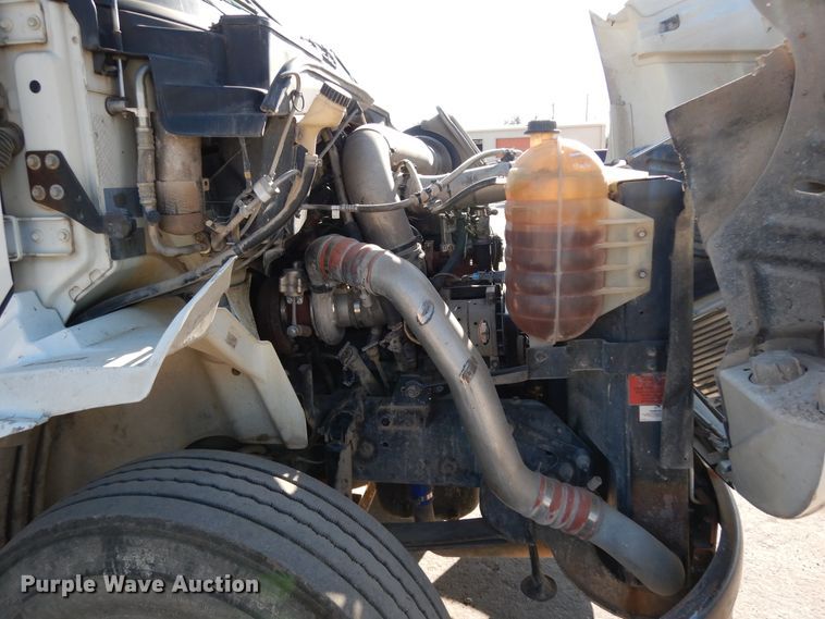 image for item DJ6686 2007 International 8600  semi truck