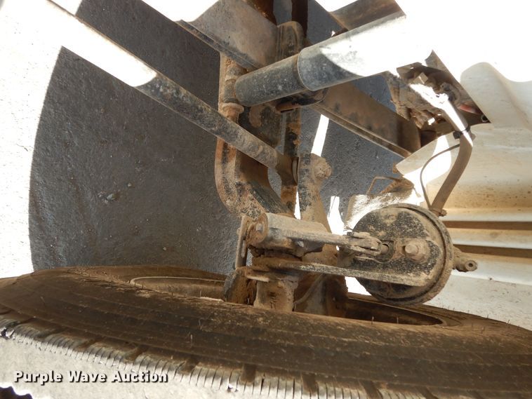 image for item DJ6686 2007 International 8600  semi truck