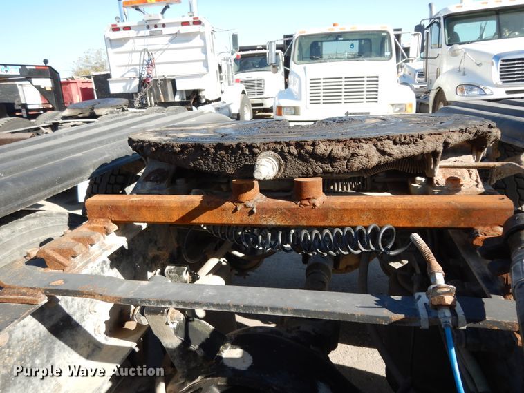 image for item DJ6686 2007 International 8600  semi truck