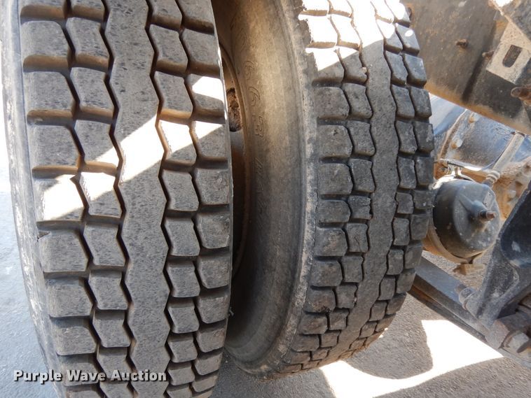 image for item DJ6686 2007 International 8600  semi truck