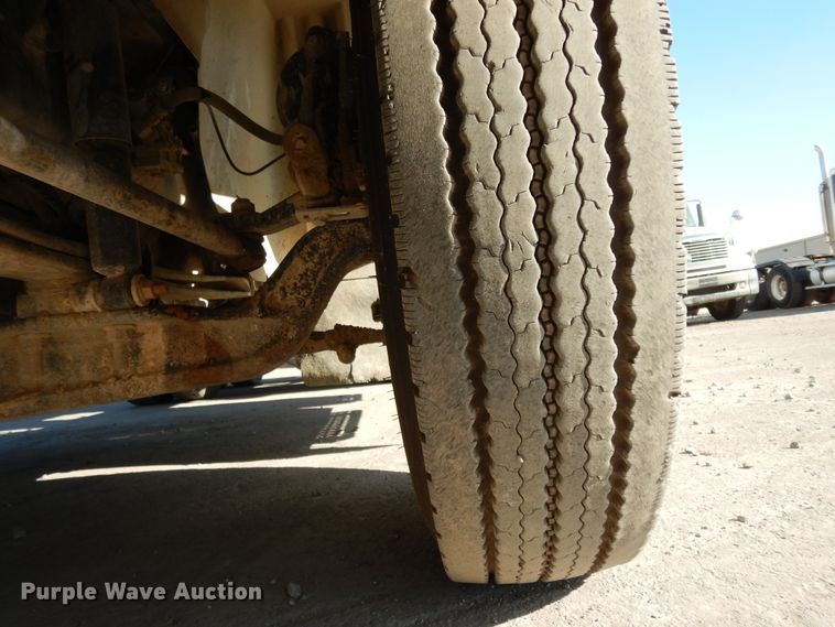 image for item DJ6686 2007 International 8600  semi truck