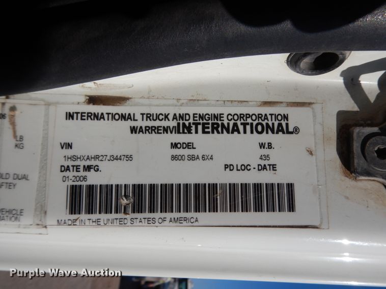 image for item DJ6686 2007 International 8600  semi truck