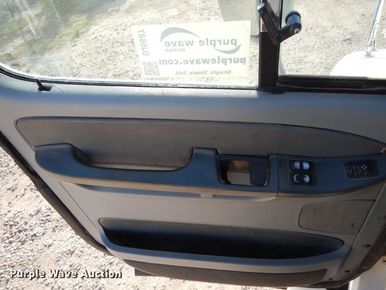 image for item DJ6687 2007 Freightliner Columbia 120  semi truck