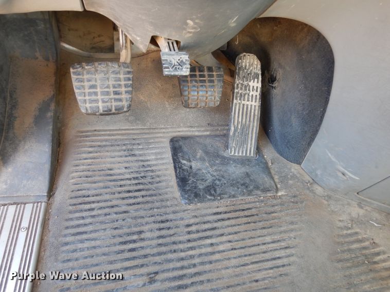 image for item DJ6687 2007 Freightliner Columbia 120  semi truck