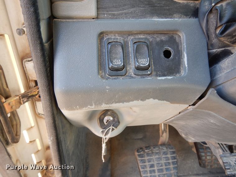 image for item DJ6687 2007 Freightliner Columbia 120  semi truck